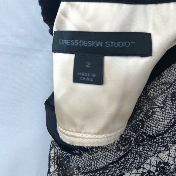 Express womens blouse top: size 2 - Picture 4 of 4